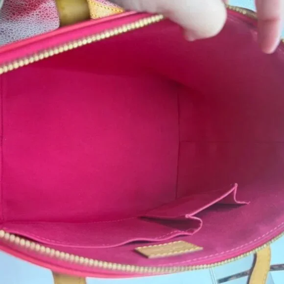 EUC Authenticated Louis Vuitton Monogram Vernis Bellevue PM - Picture 9 of 15